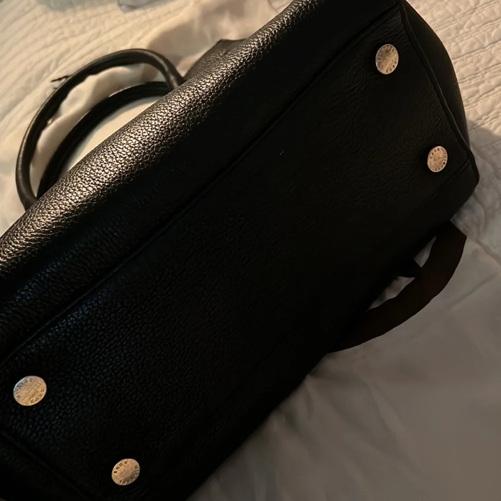 Authentic Michael Kors purse. - Picture 5 of 7